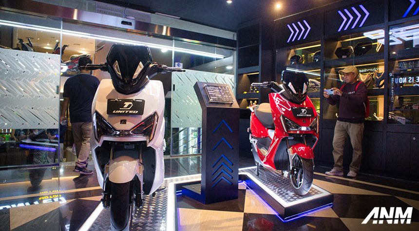 United E-Motor Resmikan Diler Premium Kedua di Pusat Kota Surabaya!