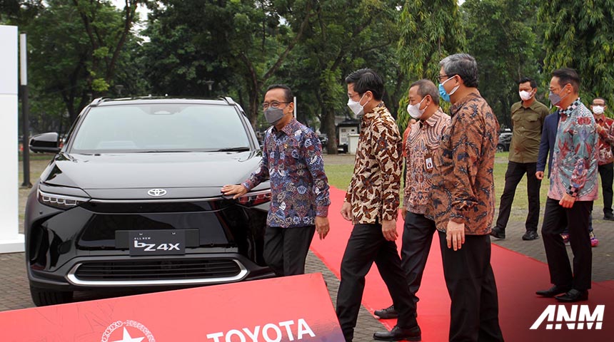 Lexus, Toyota bZ4x EV Bali G20: Dukung G20, Toyota Serahkan 143 Unit bZ4X dan Lexus UX300e Pada Pemerintah