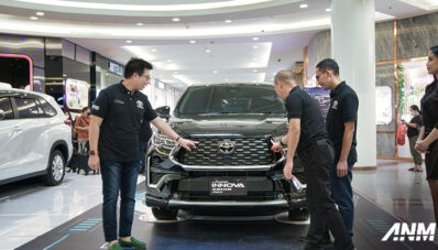 All New Toyota Kijang Innova Zenix Mengaspal di Surabaya, SPK Menumpuk! All New Toyota Kijang Innova Zenix Mengaspal di Surabaya, SPK Menumpuk!