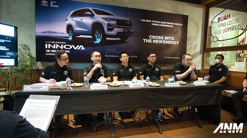 Berita, Launching Toyota Kijang Innova Zenix: All New Toyota Kijang Innova Zenix Mengaspal di Surabaya, SPK Menumpuk!