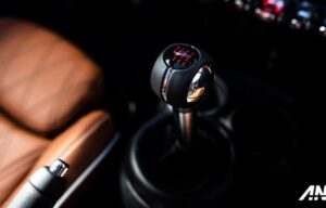 MINI Manual Driving School : Belajar Pakai Transmisi 3 Pedal