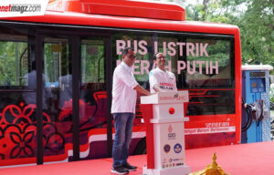 Luncurkan Bus Listrik Untuk G20, Menhub Apresiasi Kolaborasi Pemerintah, Perguruan Tinggi, dan Pelaku Industri Luncurkan Bus Listrik Untuk G20, Menhub Apresiasi Kolaborasi Pemerintah, Perguruan Tinggi, dan Pelaku Industri