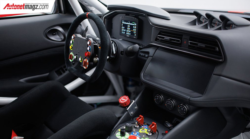 Berita, nissan-z-gt4-2023-interior: Sambutlah Nissan Z GT4 2023, Mobil Balap Bertenaga 450 HP