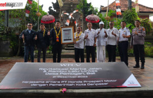 Honda Lakukan Revitalisasi Marka Jalan dan Rambu Lalu Lintas di Desa Pemogan, Bali Honda Lakukan Revitalisasi Marka Jalan dan Rambu Lalu Lintas di Desa Pemogan, Bali