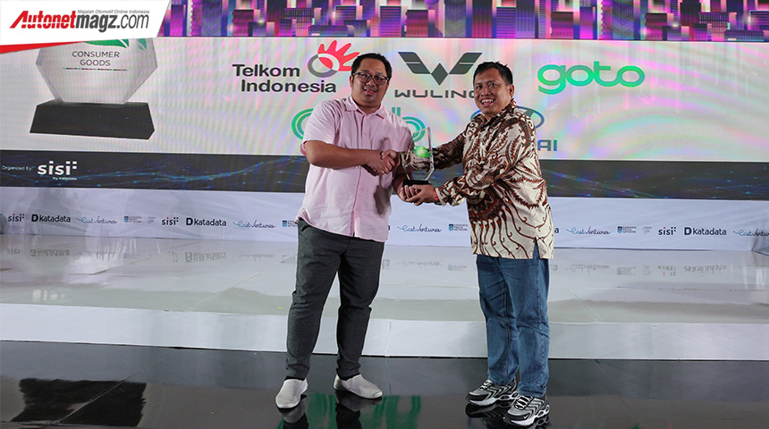 Berita, wuling-award-air-ev: Wuling Air EV Raih Penghargaan Katadata Green Initiative Awards