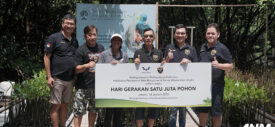 Aksi Tanam 100 Bakau Wuling Indonesia