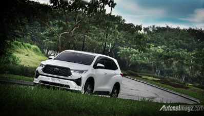 Mencoba EV Mode Toyota Kijang Innova Zenix,  Dapat Segini! Mencoba EV Mode Toyota Kijang Innova Zenix,  Dapat Segini!