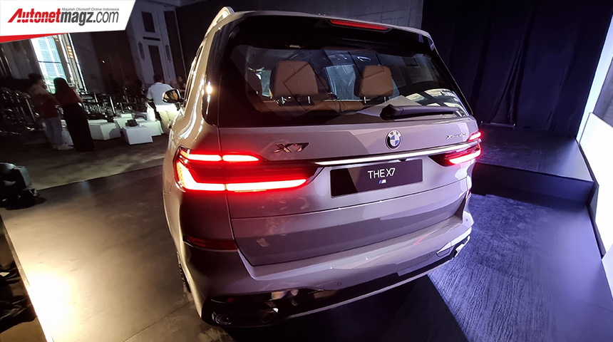 Berita, bmw-x7-lci-2023-rilis-release-rear-belakang: Mewah Dan Gahar, BMW X7 LCI 2023 Akhirnya Resmi Mengaspal Di Indonesia!