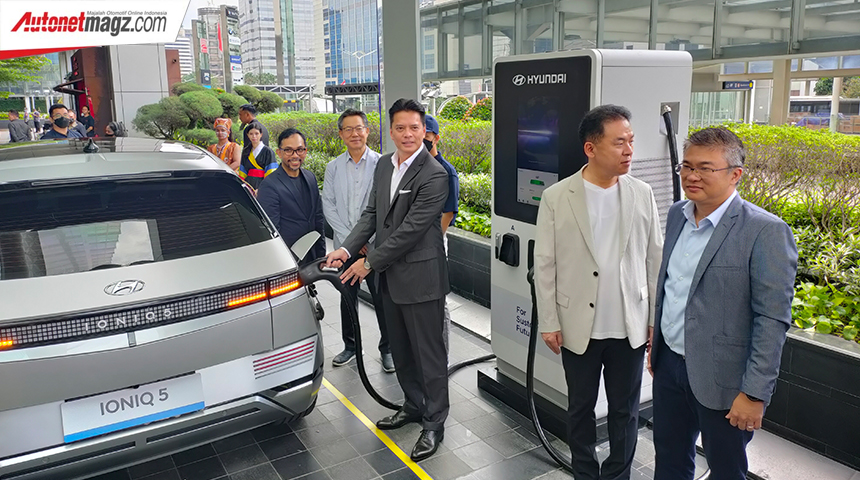 Berita, hyundai-fast-charging-pi-1: Plaza Indonesia Berkolaborasi Dengan Hyundai  Sediakan Ultra Fast Charging Station