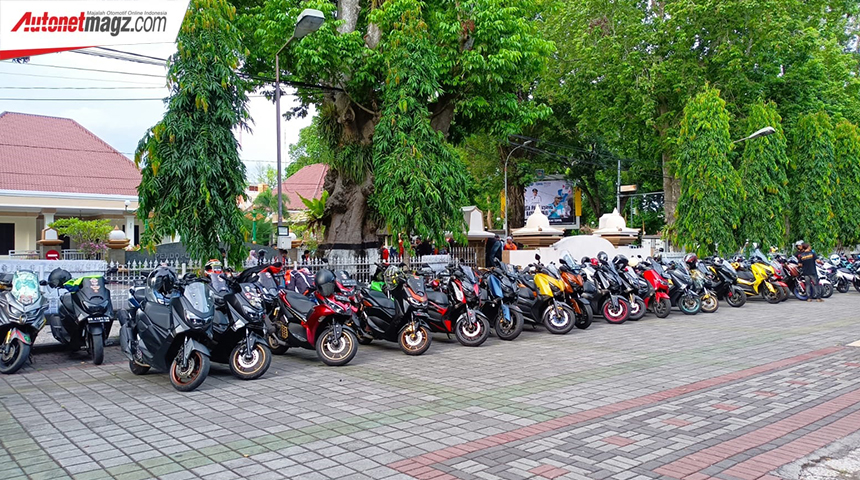 Berita, baksos-yamaha-ntb: Yamaha Riders Federation Indonesia (YRFI) NTB Gelar Baksos Bagi-Bagi Takjil