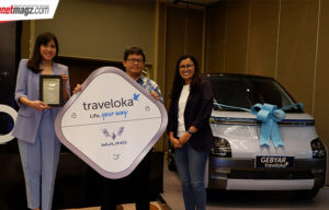 Wuling dan Traveloka Serahkan Air EV Untuk Pemenang Utama Gebyar Traveloka Wuling dan Traveloka Serahkan Air EV Untuk Pemenang Utama Gebyar Traveloka