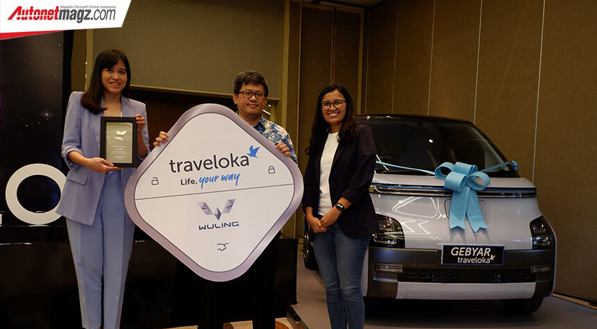 Wuling dan Traveloka Serahkan Air EV Untuk Pemenang Utama Gebyar Traveloka Wuling dan Traveloka Serahkan Air EV Untuk Pemenang Utama Gebyar Traveloka