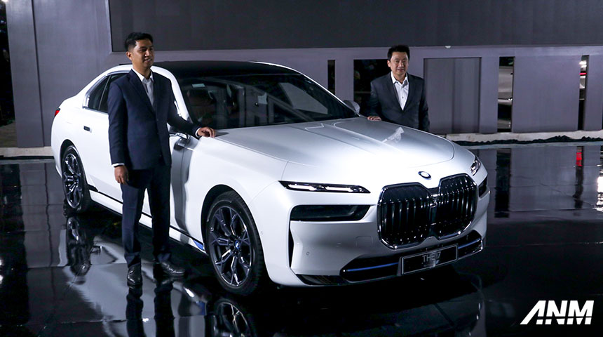 Berita, BMW i7 xDrive60 GranLusso: BMW Astra Luncurkan Generasi Terbaru Seri 7 di Surabaya, Ada i7 Juga Lho!