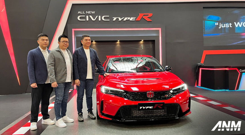 Momen Langka, All New Honda Civic Type R FL5 Dipajang di Pakuwon Mall Surabaya! Momen Langka, All New Honda Civic Type R FL5 Dipajang di Pakuwon Mall Surabaya!