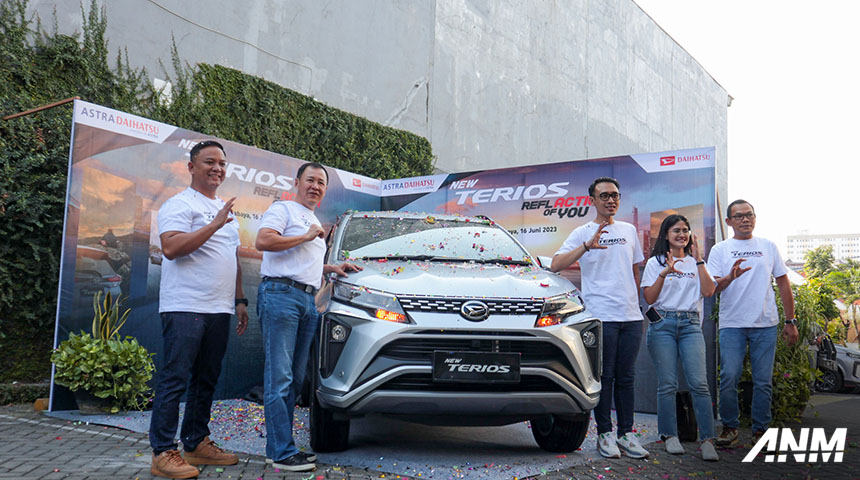 Berita, New Daihatsu Terios Surabaya: New Daihatsu Terios Resmi Mengaspal di Surabaya, Ada 10 Tipe & Mulai 260 Jutaan!