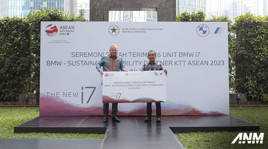 Berita, bmw-i7-ktt-1: BMW i7 Resmi Jadi Sustainable Mobility Partner KTT ke-43 ASEAN PLUS 2023