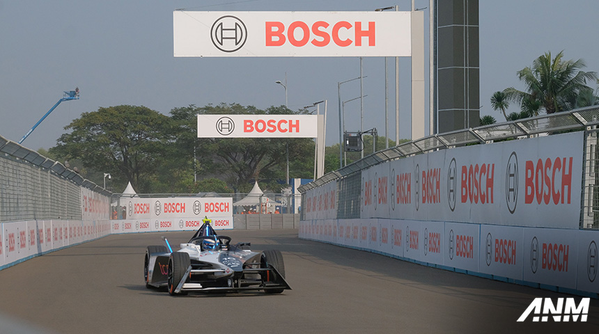 Berita, bosch-mobility-formula-e-jakarta-prix-2023: Bosch Experience Zone Formula E 2023, Hadirkan Teknologi Elektromobilitas
