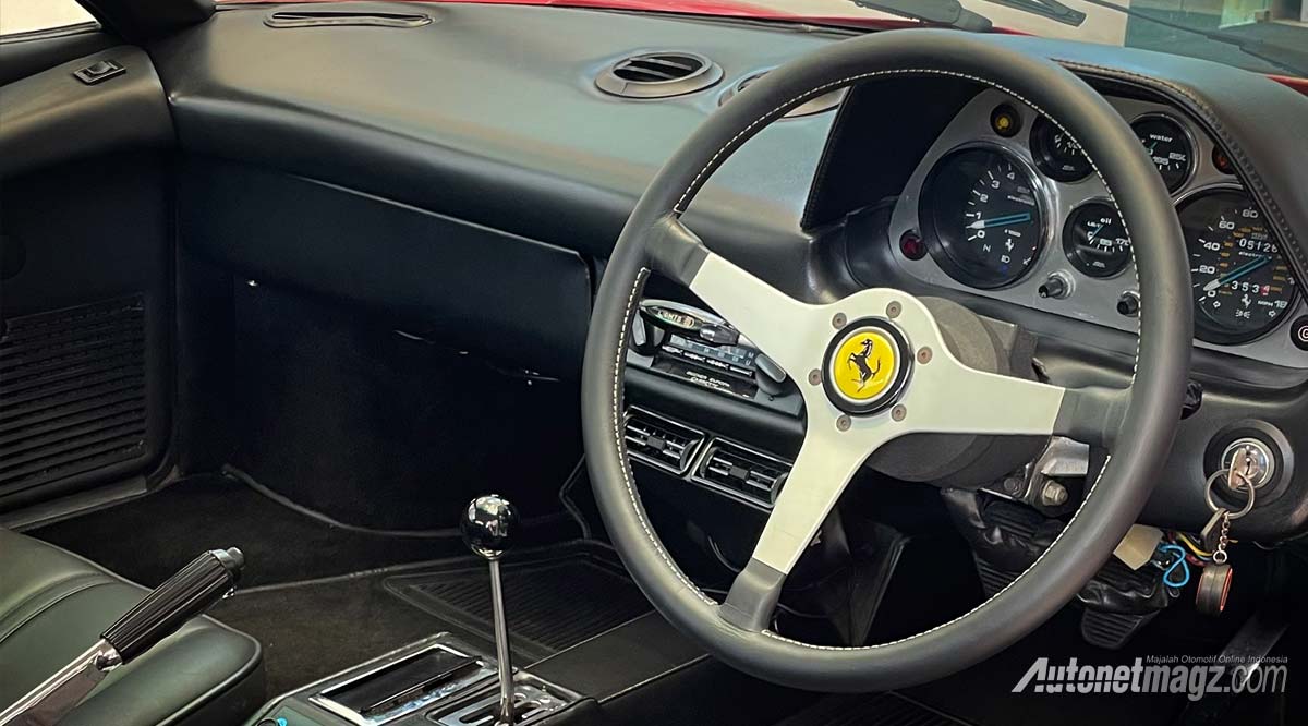 Berita, ferrari-308-gtb-interior: Dua Mobil Klasik Ferrari Buka Gelaran Ferrari Classiche di Indonesia