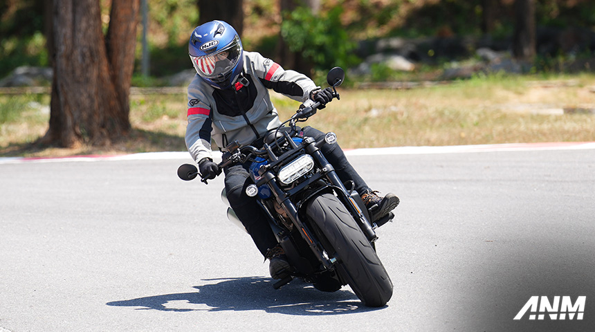 Berita, harley-davidson-drt-experience-thailand-2023-sportster-s-headlight: First Ride: Harley-Davidson Sportster S 2023