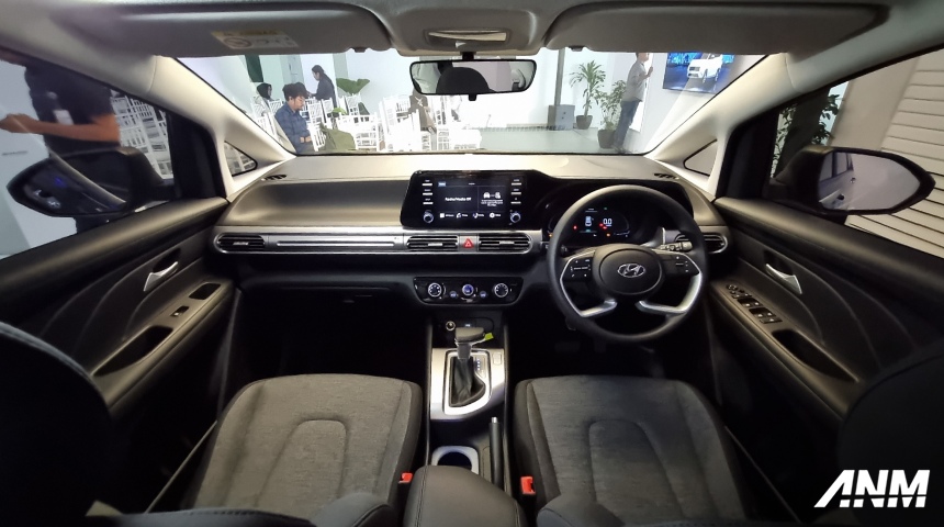 Berita, hyundai-new-stargazer-essential-2023-interior: Hyundai New Stargazer Essential Resmi Mengaspal, Siap Lawan Avanza Dan Xpander