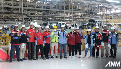 Daihatsu Ajak Sahabat Komunitas Kunjungi Pabrik Perakitan di Karawang Daihatsu Ajak Sahabat Komunitas Kunjungi Pabrik Perakitan di Karawang