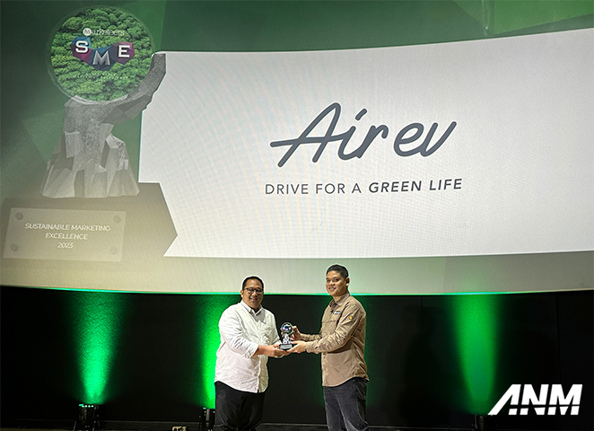 Berita, wuling-air-ev-award: Wuling Air EV Berhasil Raih Predikat Green Product of The Year Di SME Awards 2023