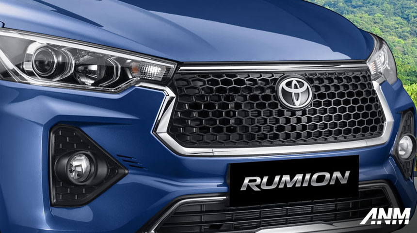Berita, Fascia Depan Toyota Rumion: Intip Toyota Rumion di India, Lebih Cakep Daripada Ertiga?