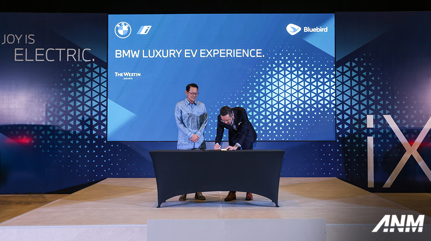 Berita, bmw-ix-bluebird-2: BMW Indonesia Hadirkan Premium Experience dengan Bluebird Group, Taksi Premium?