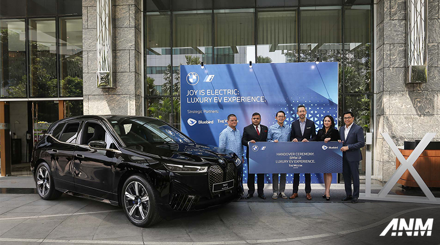 Berita, bmw-ix-bluebird: BMW Indonesia Hadirkan Premium Experience dengan Bluebird Group, Taksi Premium?
