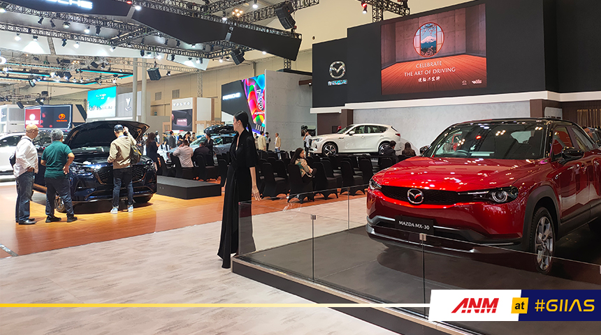 Berita, mazda-giias-2023-2: GIIAS 2023 : Mazda Ungkap Seni Berkendara Premium Lewat Showcase