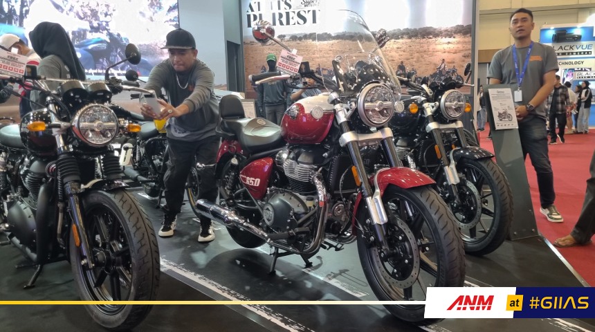 Mobil Baru, royal-enfield-super-meteor-650-giias-2023-front: GIIAS 2023 : Royal Enfield Super Meteor 650 Resmi Mendarat Di Indonesia!