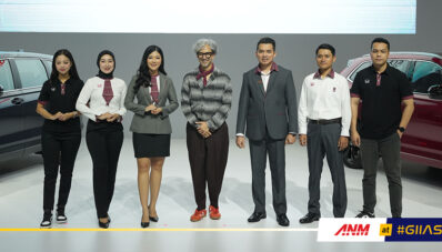 GIIAS 2023 : Honda Luncurkan Seragam Beraksen Tenun Ikat Untuk Para Wiraniaganya GIIAS 2023 : Honda Luncurkan Seragam Beraksen Tenun Ikat Untuk Para Wiraniaganya