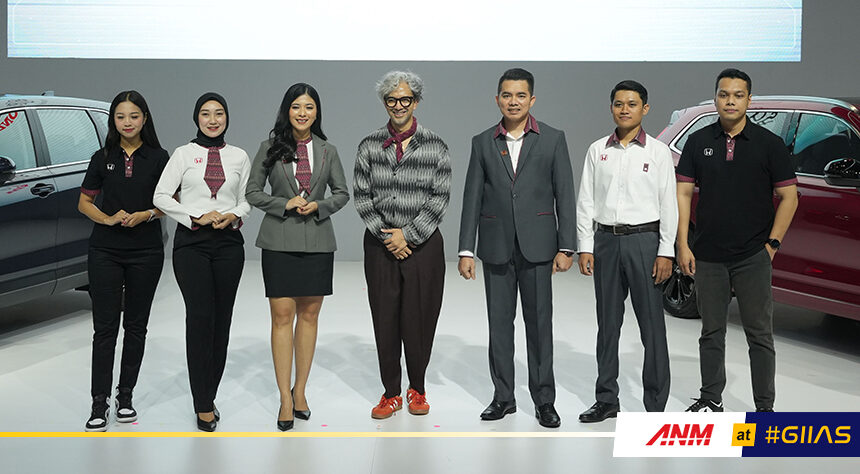 GIIAS 2023 : Honda Luncurkan Seragam Beraksen Tenun Ikat Untuk Para Wiraniaganya GIIAS 2023 : Honda Luncurkan Seragam Beraksen Tenun Ikat Untuk Para Wiraniaganya