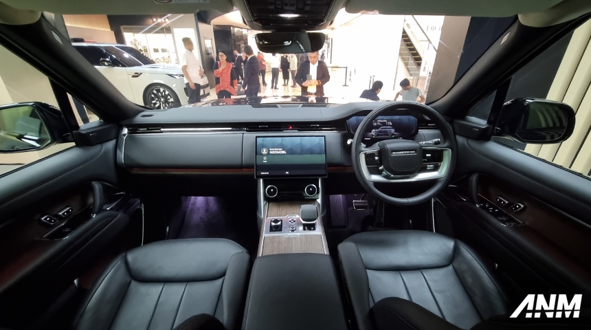 Berita, land-range-rover-phev-2023-indonesia-interior: Range Rover PHEV Resmi Meluncur, Tembus Konsumsi Bensin 125 km/L!