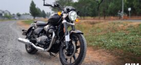 royal-enfield-super-meteor-650-2023-astral-black-engine