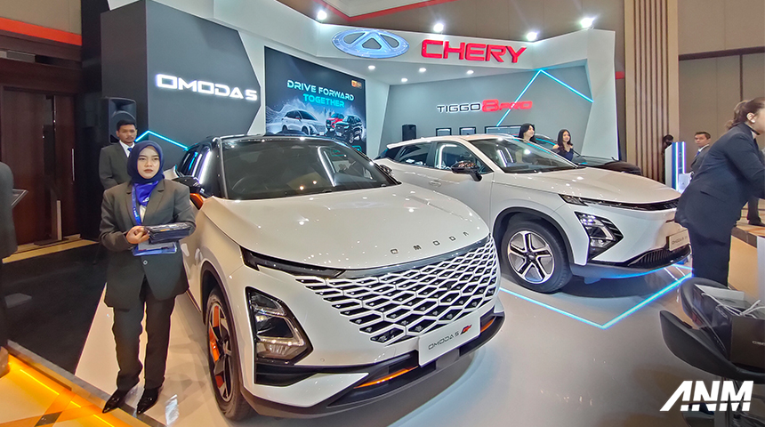 Berita, chery-bandung-1: GIIAS Bandung 2023 : Chery Bawa Omoda 5 EV dan Tawarkan Beragam Promo Menarik!