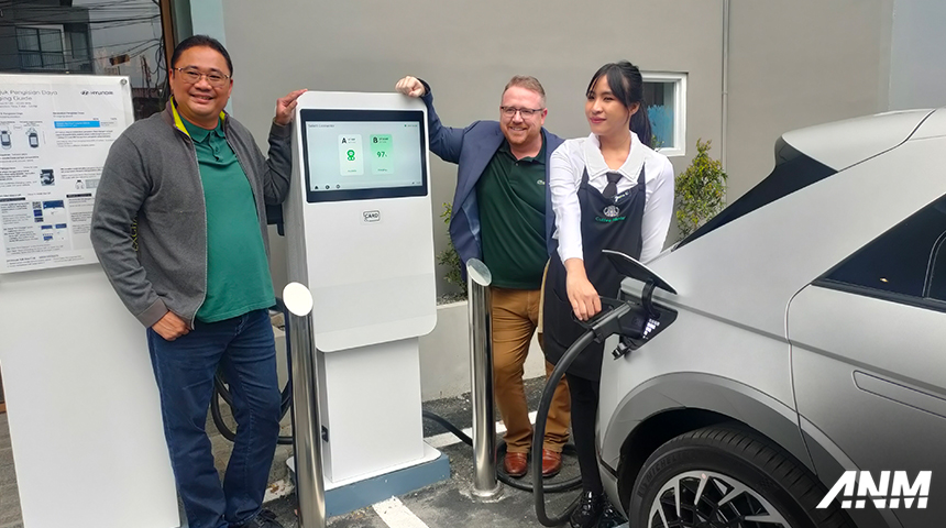 Berita, hyundai-charging-port: Hyundai Hadirkan EV Fast Charging Station di Starbucks Adhyaksa, Bisa NgeCharge Sambil Ngopi!