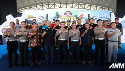 Korlantas Polri Gandeng Para Bikers Tumbuhkan Safety Riding Awareness di Kota Bandung Korlantas Polri Gandeng Para Bikers Tumbuhkan Safety Riding Awareness di Kota Bandung