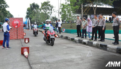 Korlantas Polri Gandeng Para Bikers Tumbuhkan Safety Riding Awareness di Kota Bandung Korlantas Polri Gandeng Para Bikers Tumbuhkan Safety Riding Awareness di Kota Bandung