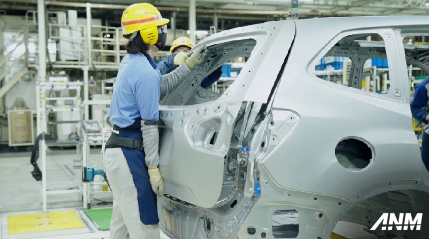 Berita, subaru-gunma-plant-japan-mobility-show-2023-assembly-worker: Mengintip Pabrik Serta Rencana Subaru Di Gunma, Siap Luncurkan Banyak EV?