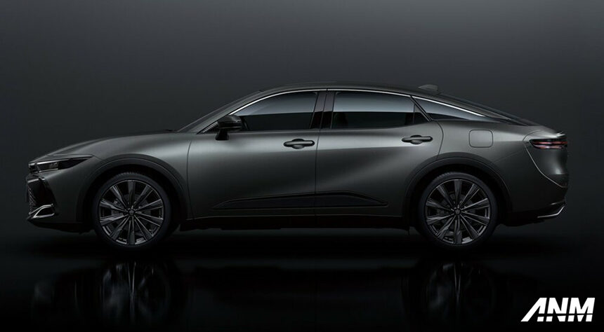 Toyota Luncurkan Crown Limited Edition dengan Matte Metal, Lebih Mudah Dibersihkan? Toyota Luncurkan Crown Limited Edition dengan Matte Metal, Lebih Mudah Dibersihkan?