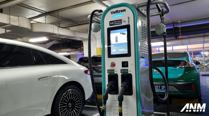 Berita, voltron-spklu-charging-station-senayan-city-mall-indonesia-2023-fast-charging-dc-100-kw: Voltron Capai Peringkat Teratas Sebagai Penyedia SPKLU Swasta Nasional