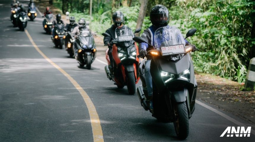 Berita, yamaha-xmax-tech-max-2023-bali-touring-komunitas: Cara Komunitas Sambut Yamaha XMax Tech Max Di Bali Lewat Touring Puluhan Bikers
