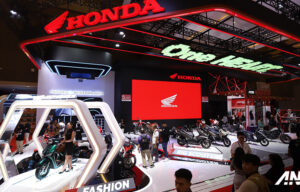 IIMS 2024 : Honda Stylo 160 Jadi Primadona, Honda EM1 e: Jadi Motor Listrik Terbaik IIMS 2024 : Honda Stylo 160 Jadi Primadona, Honda EM1 e: Jadi Motor Listrik Terbaik