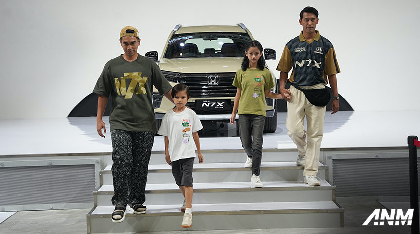 Berita, honda-n7x-1: IIMS 2024 : Honda Hadirkan Apparel Ekslusif Hasil Kolaborasinya dengan Shining Bright