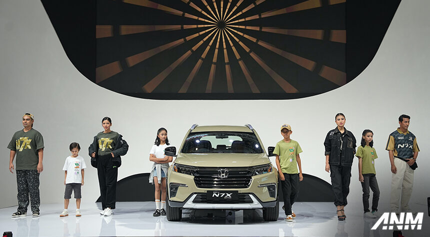 IIMS 2024 : Honda Hadirkan Apparel Ekslusif Hasil Kolaborasinya dengan Shining Bright IIMS 2024 : Honda Hadirkan Apparel Ekslusif Hasil Kolaborasinya dengan Shining Bright