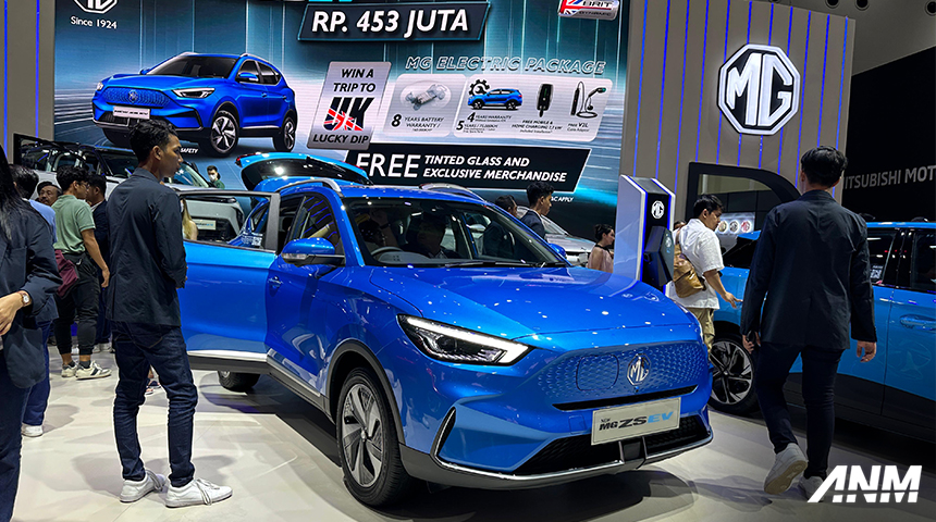 Berita, mg-zs-ev-iims: IIMS 2024 : MG Tampilkan ZS EV Versi CKD, Lebih Terjangkau dengan Produksi Lokal!