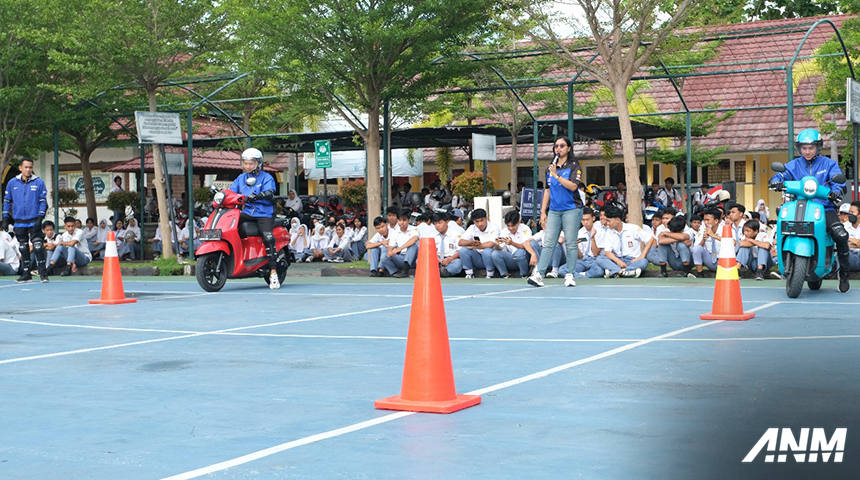 Berita, yri-goes-to-school-1: Pembalap Binaan Yamaha Berbagi Ilmu dan Pengalaman Via YRI Goes To School