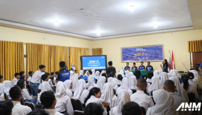 Pembalap Binaan Yamaha Berbagi Ilmu dan Pengalaman Via YRI Goes To School Pembalap Binaan Yamaha Berbagi Ilmu dan Pengalaman Via YRI Goes To School