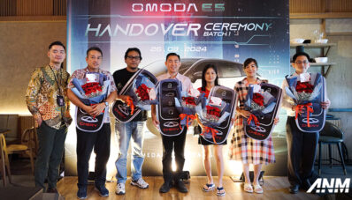Chery Lakukan Ceremonial Handover Omoda E5 untuk Konsumen di Kota Medan Chery Lakukan Ceremonial Handover Omoda E5 untuk Konsumen di Kota Medan